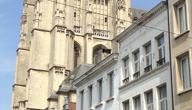 В этом готическом соборе покоятся представители многих знатных семей Антверпена