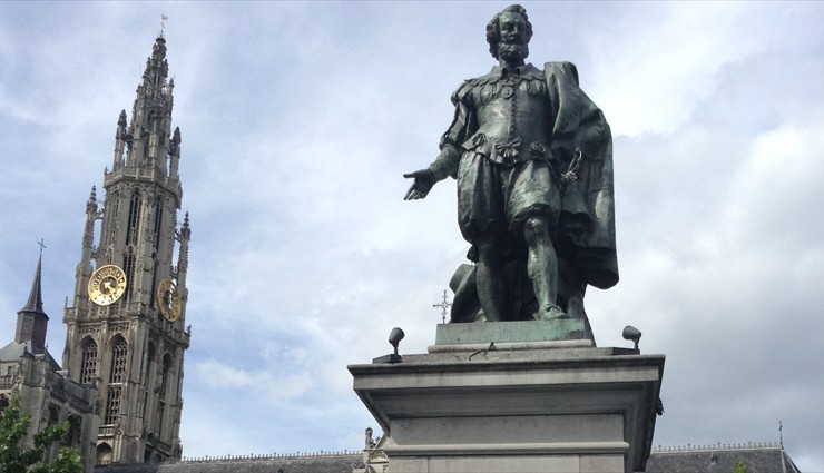 Зеленая площадь – памятник Рубенсу