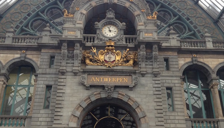 Наша прогулка начнется от главного железнодорожного вокзала Антверпена