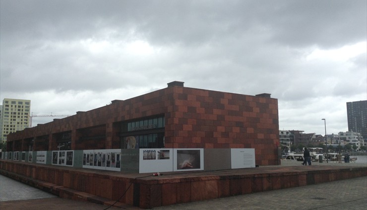 Павильон находится в Музее современного искусства (MAS)
