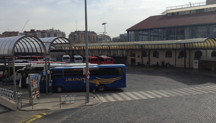 Сегодня - это главный автобусный вокзал Барселоны, располагающий 47-ю автобусными платформами.