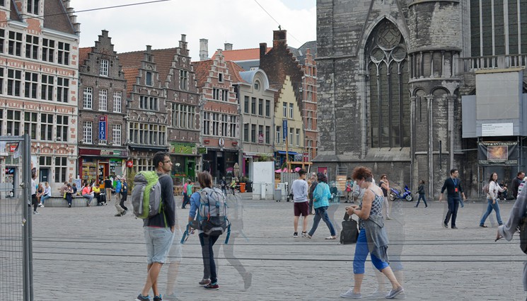 А еще Гент славится своей веселой студенческой жизнью, обилием пабов, отличными музеями и уютной атмосферой средневекового городка.
