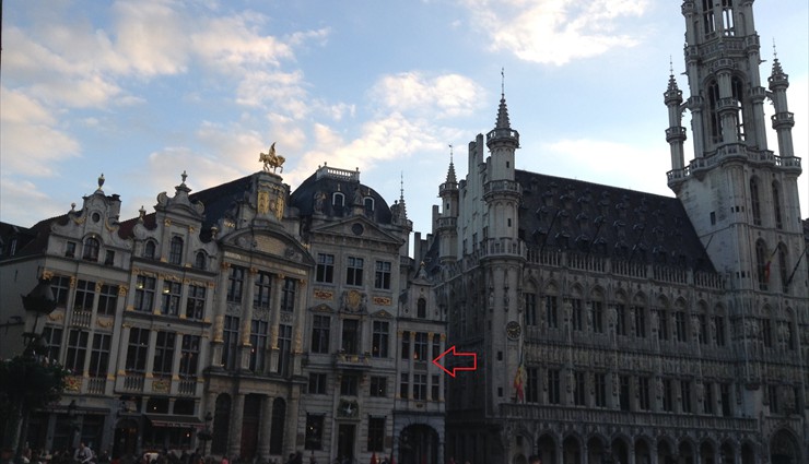 В давние времена с балкона этого дома прокурор Брюсселя следил за исполнением приговоров