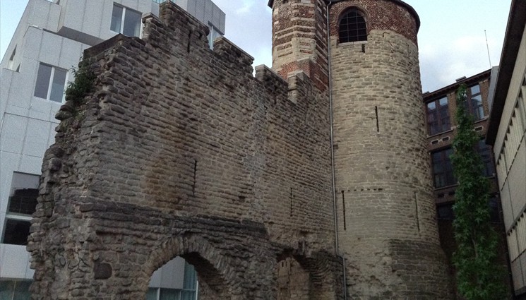 Старая стена города