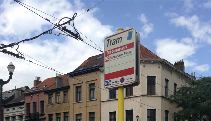 Ждем трамвая или автобуса в Брюсселе