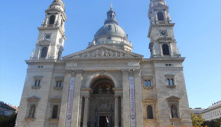 Самый большой собор в Будапеште находится на площади святого Иштвана