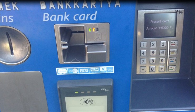 Банковские карточки принимаются во многих местах