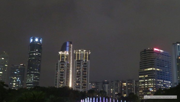 Куала-Лумпур состоит из центра города и прилегающих к нему городских районов