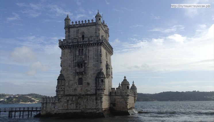 Сооружение возведено в уникальном португальском стиле мануэлино, практически утраченном к XIX столетию
