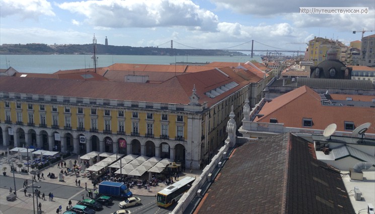 Несколько столетий назад Праса-ду-Комерсиу была парадными воротами Лиссабона