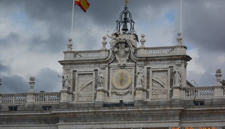 Мадридский Королевский дворец по праву носит звание одной из красивейших монарших резиденций Европы