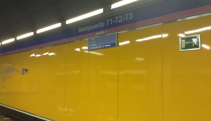Цена складывается от 1,50 евро за проезд в метро по Мадриду и 3 евро за сбор аэропорта.