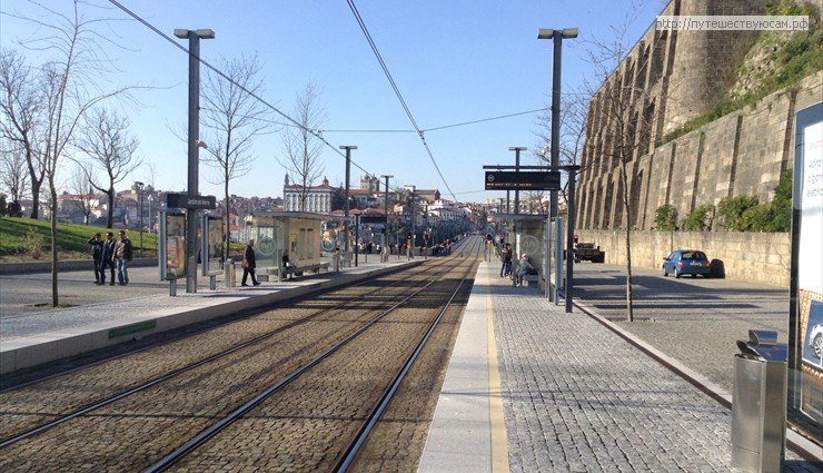 Сеть метро соединяет Порту с его пятью пригородами