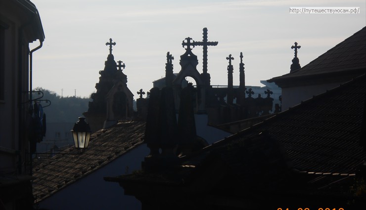 Первые португальские короли похоронены также в Коимбре