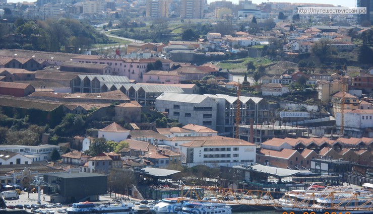 От Кафедрального Собора мы спускаемся к Набережной Cais da Ribeira