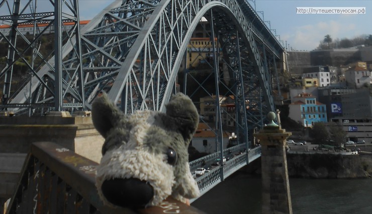Этот двухуровневый металлический мост Понте-де-Дон-Луиш, возведённый в 1881–1886