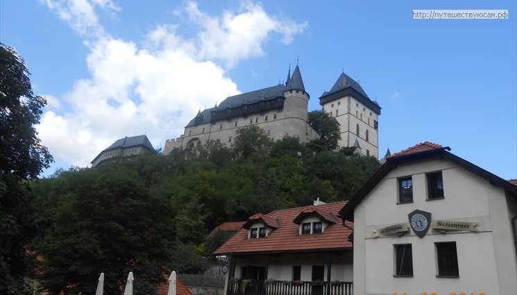 Нижний комплекс нижний замок с большими воротами и внутренним двором
