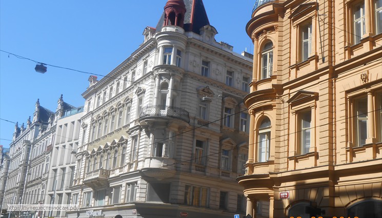 В настоящее время улицу Водичкова обрамляют привлекательные фасады многочисленных домов