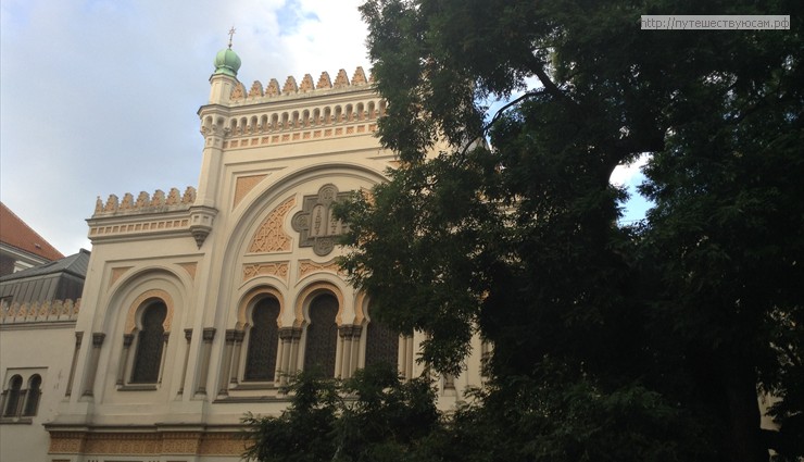 Испанская синагога строилась 25 лет и была построена во второй половине 19 столетия