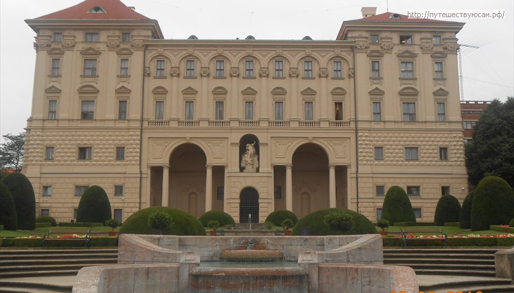 Сегодня Чернинский дворец занимает Министерство иностранных дел Чехии