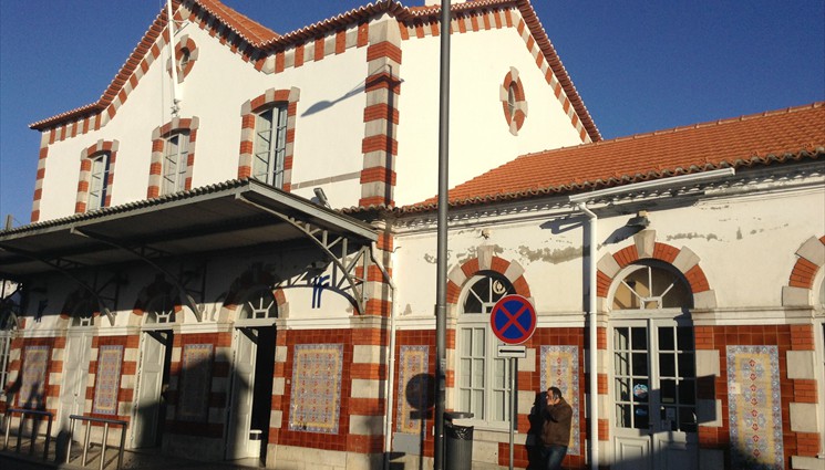 Железнодорожный вокзал в городе Синтра (Португалия)