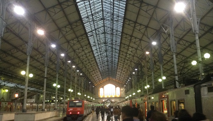 Через минут 45 мы прибудем на один из вокзалов в Лиссабоне