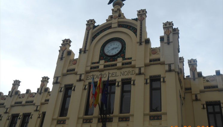 Северный железнодорожный вокзал Валенсии – удивительный памятник испанской гражданской архитектуры
