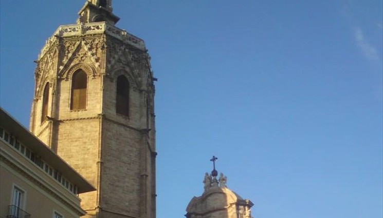 Башня была возведена как колокольня собора