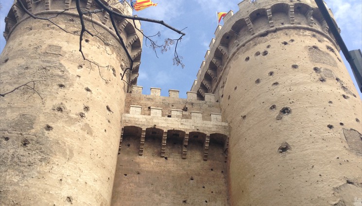 Когда-то эти башни служили западным входом в центральную часть Валенсии