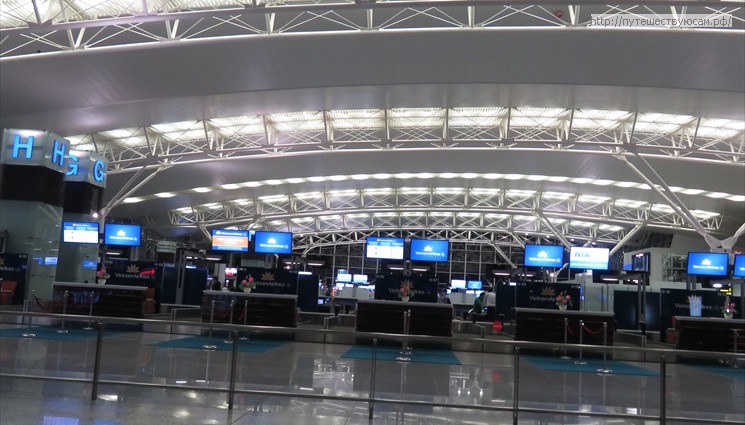 Современный международный терминал аэропорта открылся в 2001 году