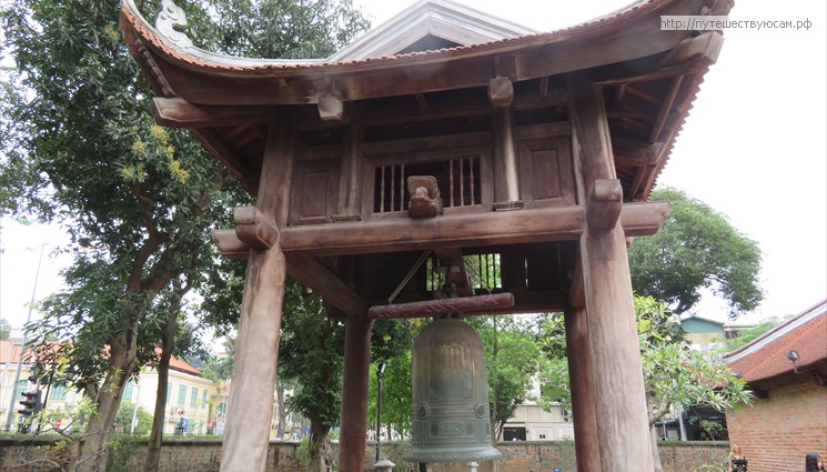 Храм делиться на 5 двориков, отделенных друг от друга воротами