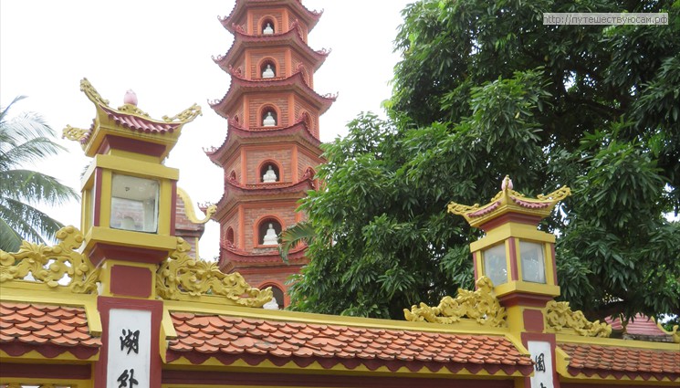 За свое существование пагода носила много названий