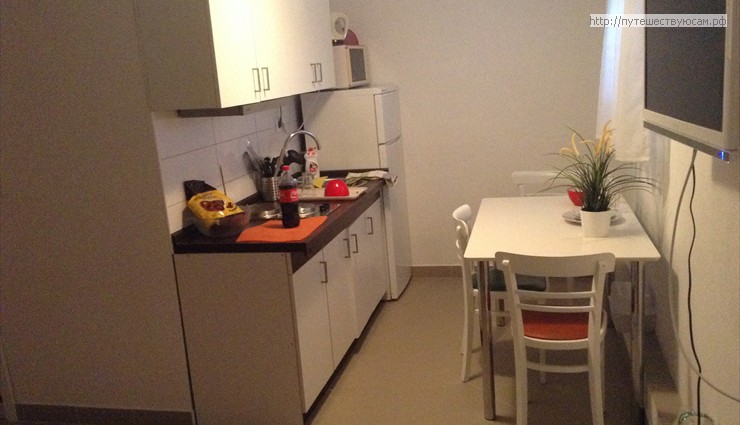 Апартаменты и номера-студио располагают кухней или мини-кухней