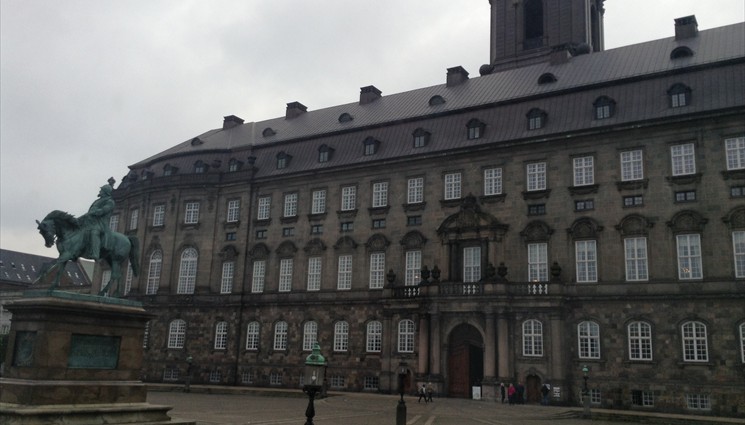После 1849 года до настоящего времени здание датского парламента Фолькетинга
