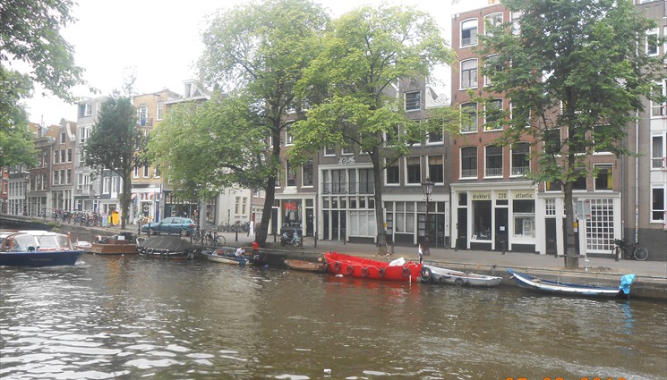 Днем - прогулка по районам Амстердама