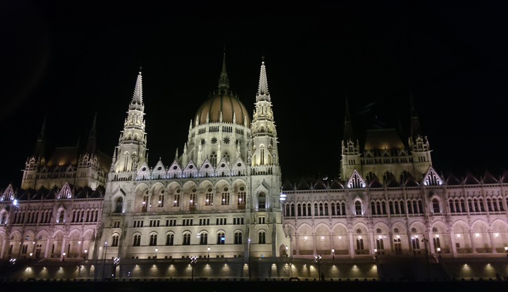 Какой красивый Парламент ночью!