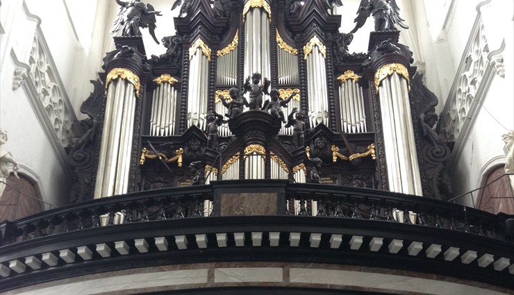 Церковный орган, датированный XVII веком, является одним из самых лучших в стране