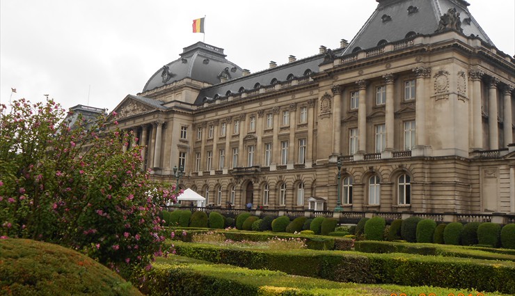Резиденция бельгийских королей отличается сдержанной красотой, изяществом монаршего вкуса, великолепной отделкой