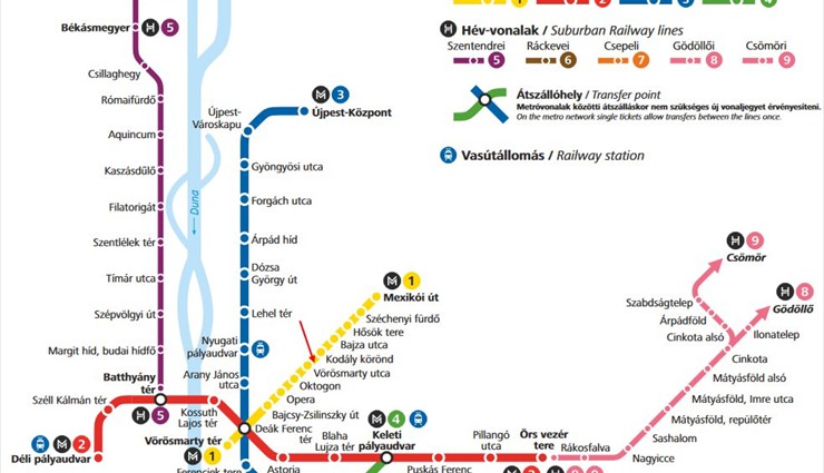 Ехать до станции метро - Vörösmarty tér