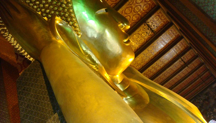 Храм Лежащего Будды в Бангкоке, Тайланд