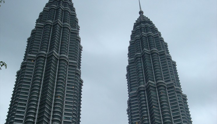 Башни-близнецы Петронас в Куала-Лумпур, Малайзия