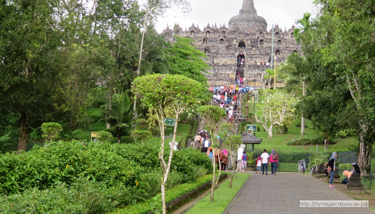 Это второй по величине буддийский храм в мире после Ангкор-Ват