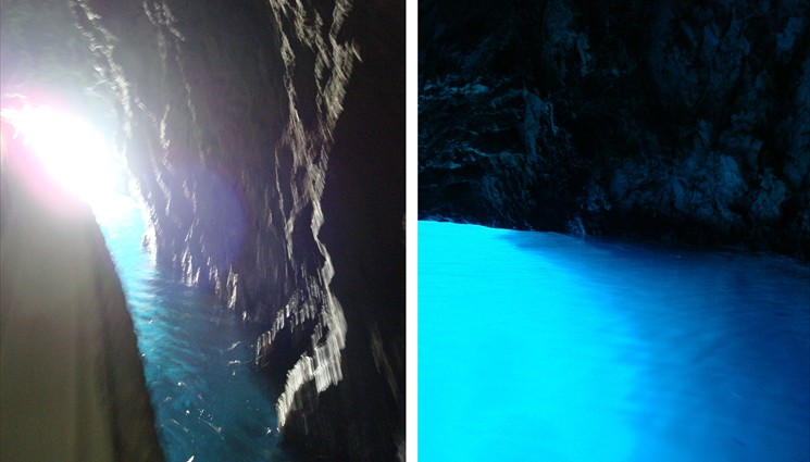 Чудесная игра солнечного света создает завораживающий голубой свет из-под воды.