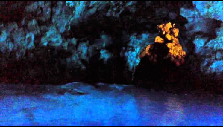 Голубая пещера (Modra Spilja)