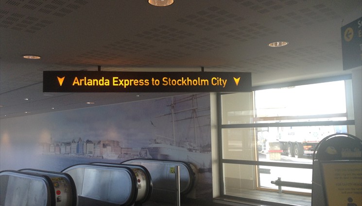 Ищем указатель на поезд Arlanda Express