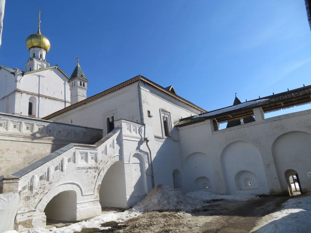 Митрополичьи палаты