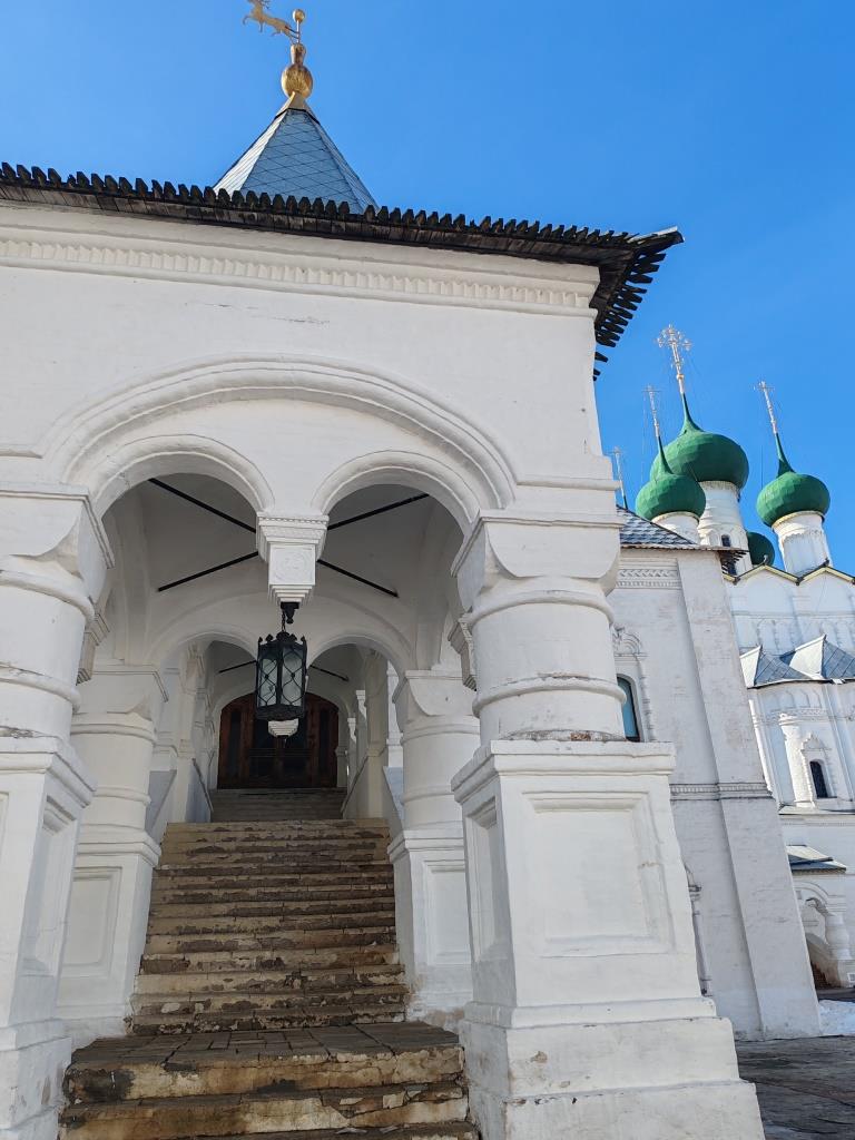 Митрополичьи палаты