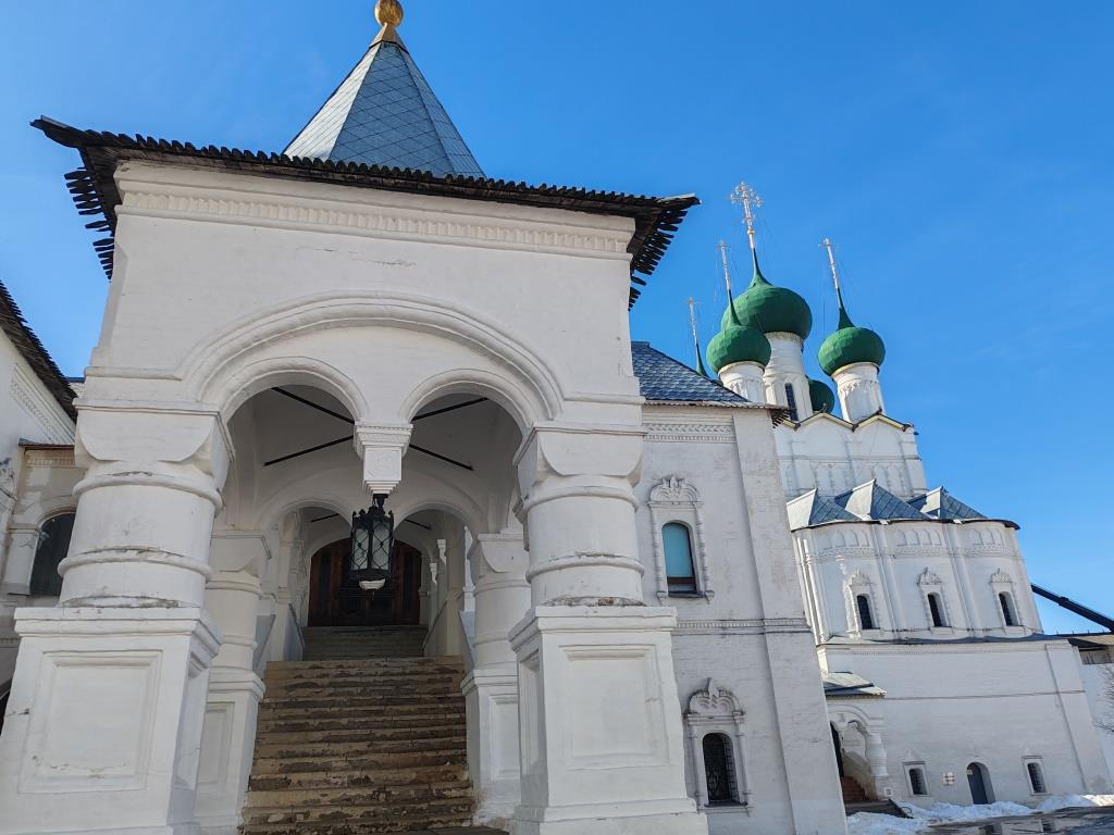Митрополичьи палаты