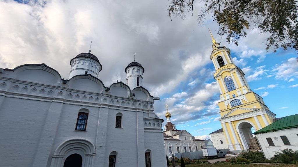 Ризоположенский монастырь