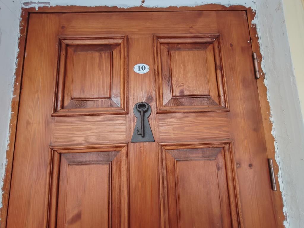 Номер 10